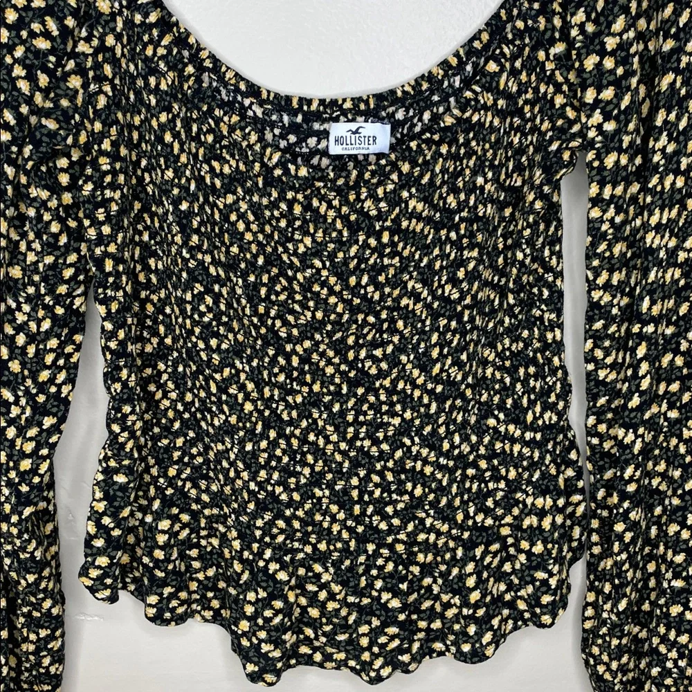 HOLLISTER Green & Yellow Ditsy Print Floral Smocked Boho Square Neck Top Large - Picture 3 of 10